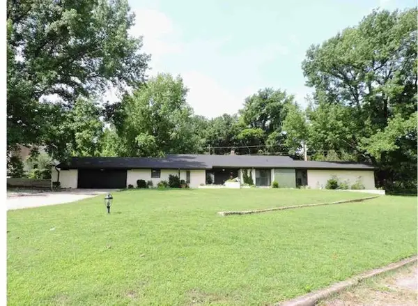 1001 Sunset Drive, Wewoka, OK 74884