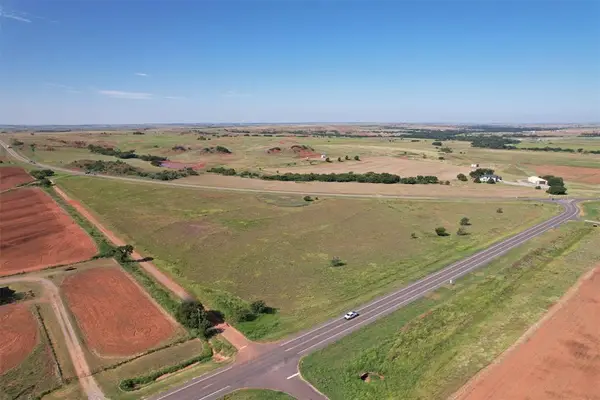 17 E 1040 & Hwy 73 Road, Foss, OK 73647