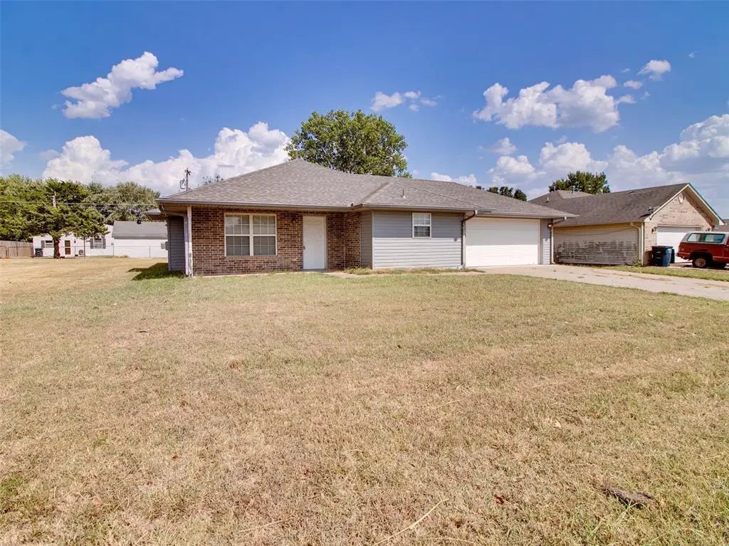 209 S 6th Avenue, Stroud, OK 74079 - #1
