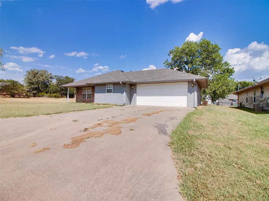 209 S 6th Avenue, Stroud, OK 74079 - #2