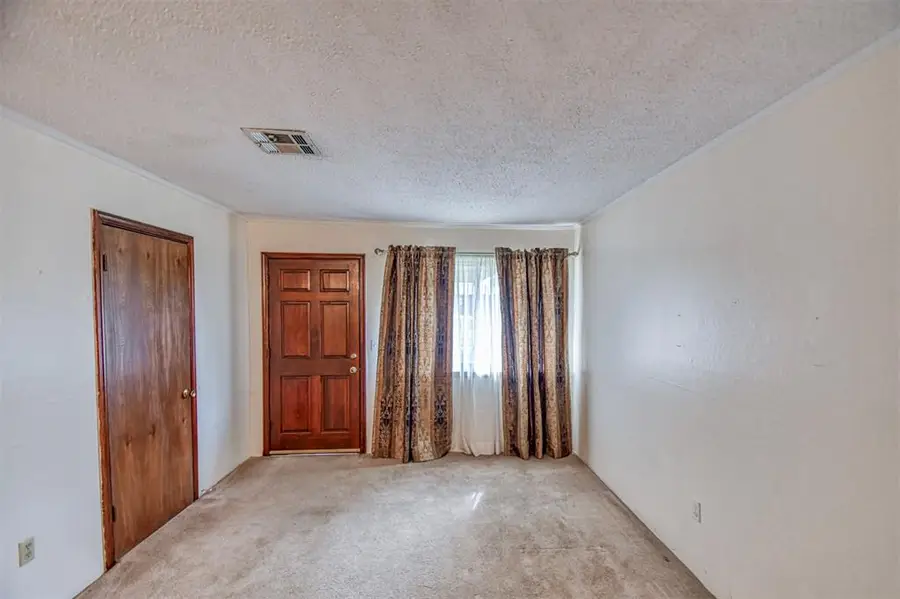 1135 Elmhurst Street, Moore, OK 73160 - #3