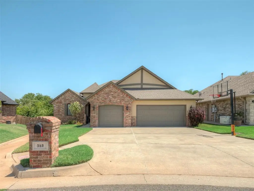 312 Evie Place, Moore, OK 73160 - #1