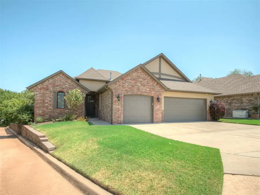 312 Evie Place, Moore, OK 73160 - #2