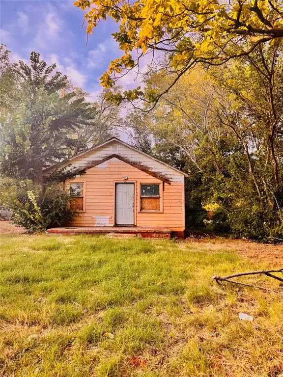 1319 W 1st Street, Elk City, OK 73644 - #1