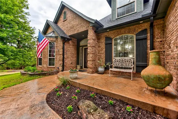 9513 S Foxmor Drive, Oklahoma City, OK 73165