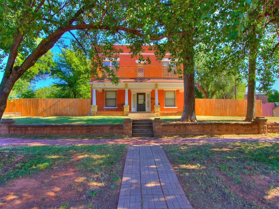 316 W Vilas Avenue, Guthrie, OK 73044 - #2