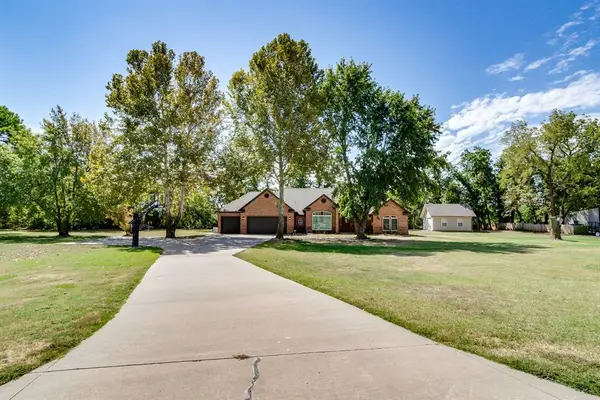 13400 Lakeshore Drive, Piedmont, OK 73078