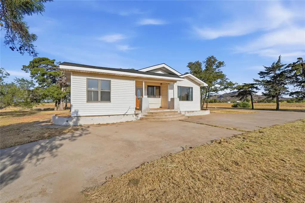 725 W Broadway Street, Mountain Park, OK 73552 - #1