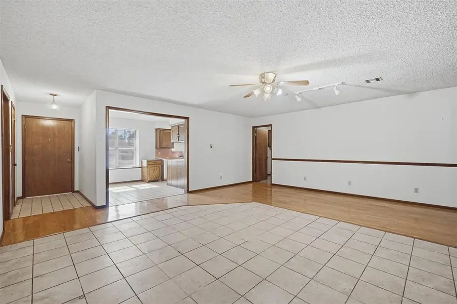 2408 N Flamingo Lane, Altus, OK 73521 - #3
