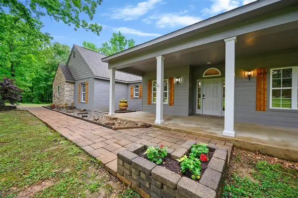 482 Raintree Road, Broken Bow, OK 74728