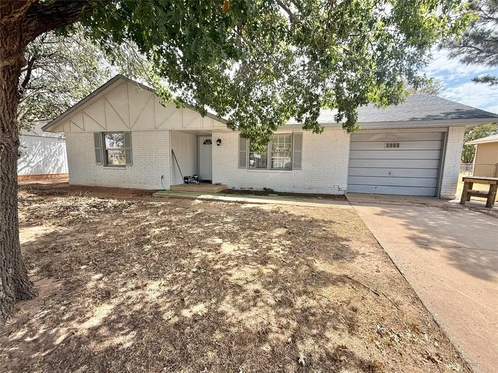 512 Mercury Street, Altus, OK 73521 - #1