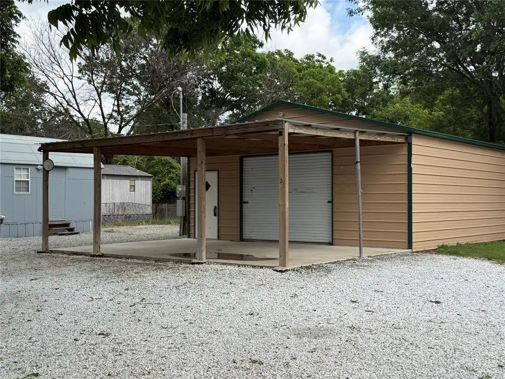 306 E Gentry Avenue, Checotah, OK 74426 - #1