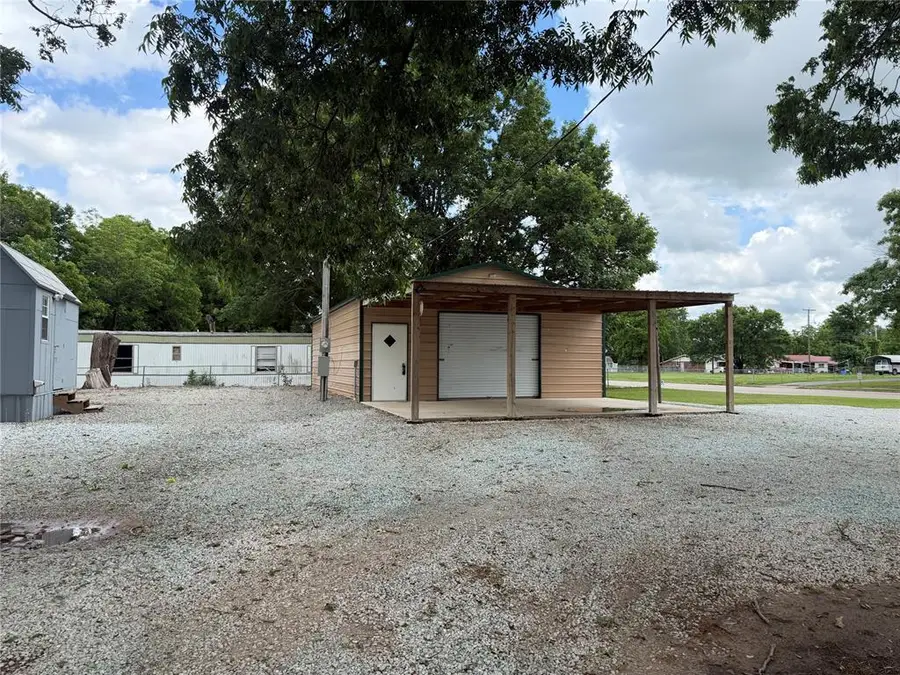 306 E Gentry Avenue, Checotah, OK 74426 - #2