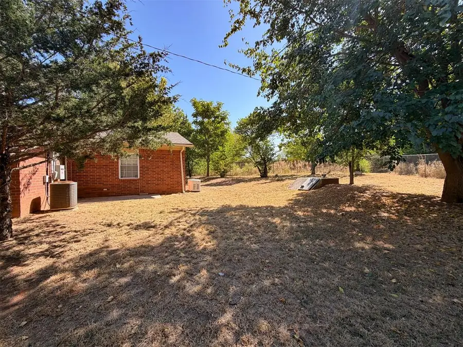 312 Elmwood Terrace, Anadarko, OK 73005 - #3