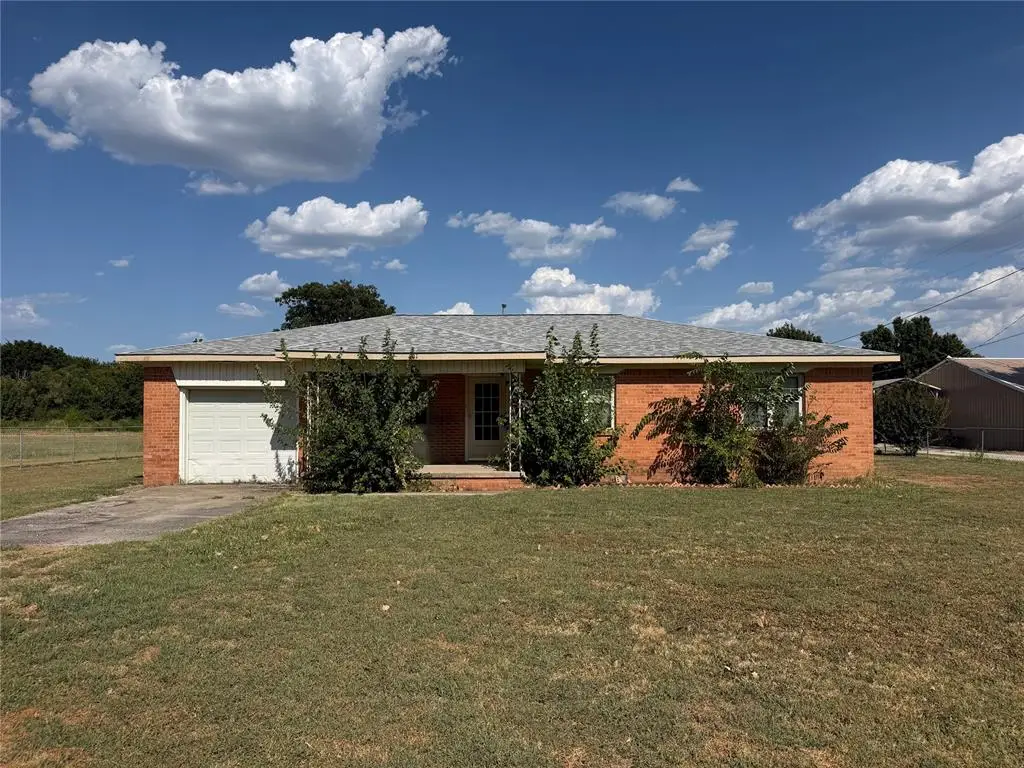 401 N Sycamore Avenue, Stratford, OK 74872 - #1