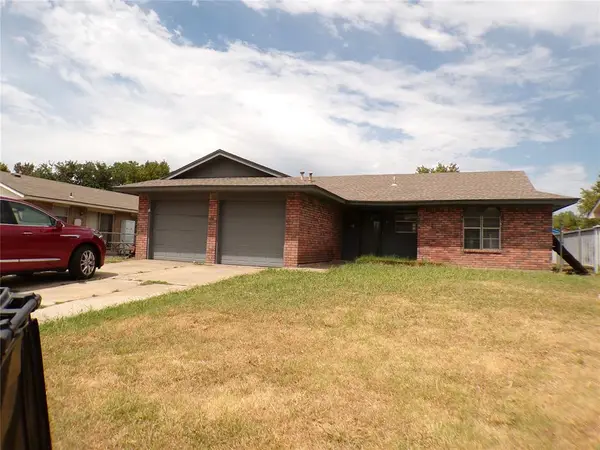 609 NW 17th Street, Moore, OK 73160