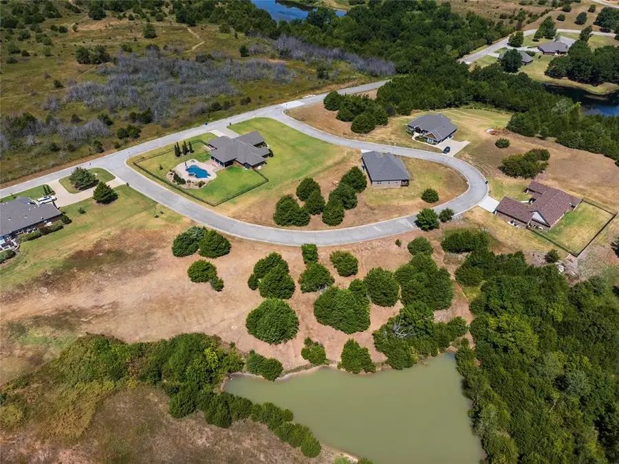 1109 S Country Club Drive, Cushing, OK 74023 - #2