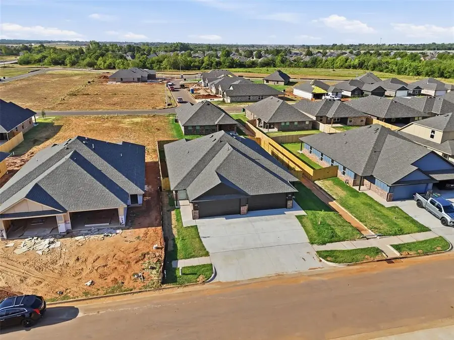 1713 Short Cove Drive, Yukon, OK 73099 - #2