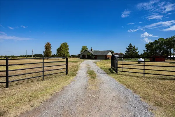 7900 S Cimarron Road, Mustang, OK 73064