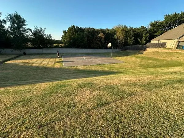 Paraiso Way, Edmond, OK 73034