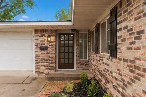 2733 Manchester Drive, The Village, OK 73120