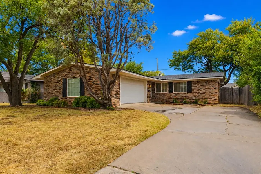 2733 Manchester Drive, The Village, OK 73120 - #2