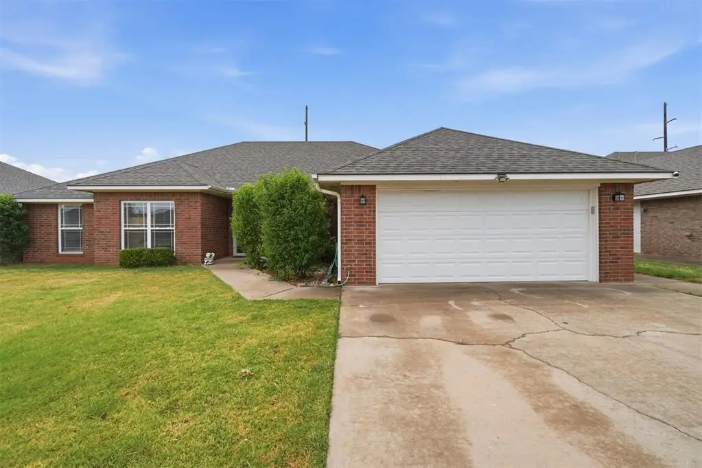 1804 Cougar Circle, Altus, OK 73521 - #1