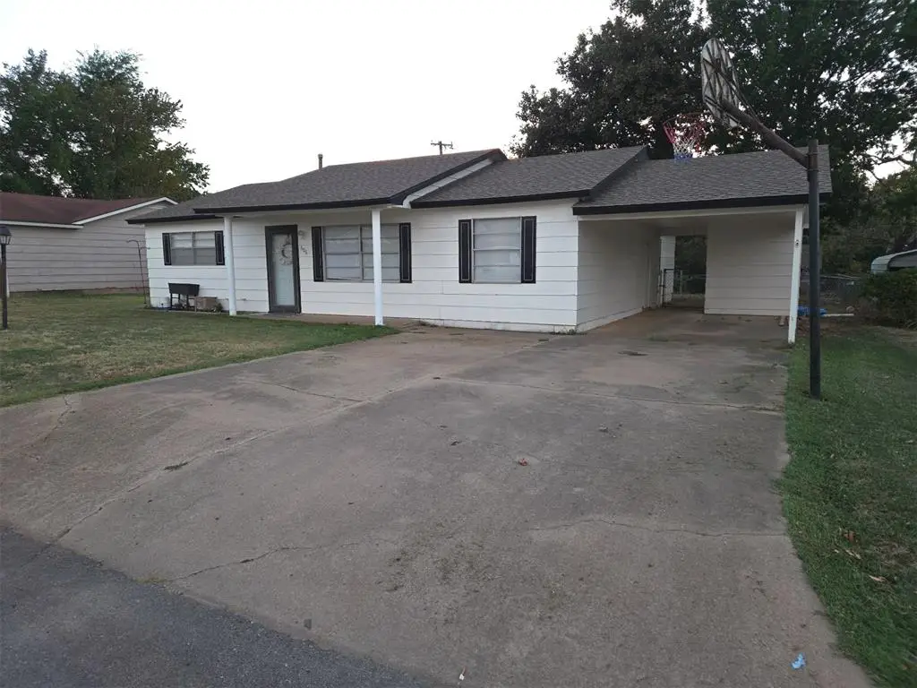 606 N Cedar Avenue, Stroud, OK 74079 - #1