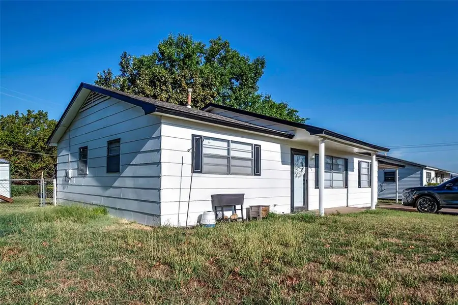 606 N Cedar Avenue, Stroud, OK 74079 - #3
