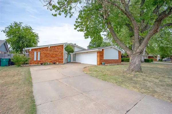 10312 Fairfax Lane, Yukon, OK 73099