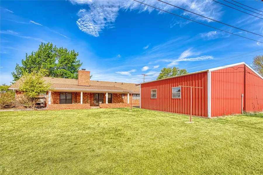 1509 N Temple Street, Cordell, OK 73632 - #3