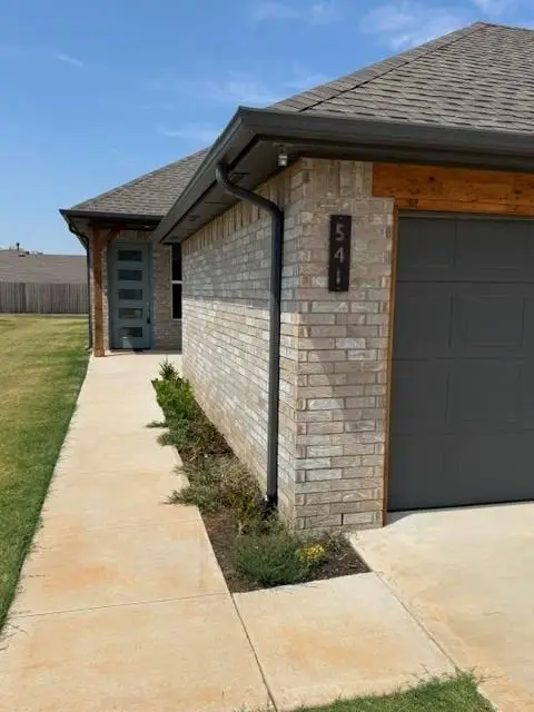 541 Wimbledon Road, Edmond, OK 73003 - #2
