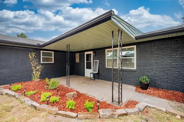 329131 E Lincoln Street, Harrah, OK 73045