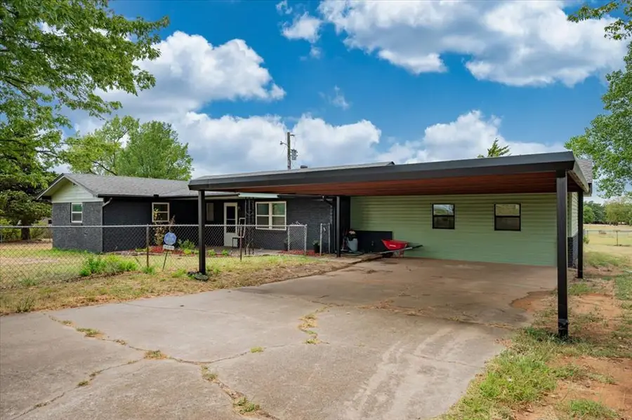 329131 E Lincoln Street, Harrah, OK 73045 - #2