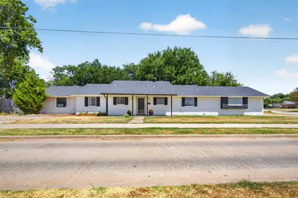 1460 N Broadway Avenue, Moore, OK 73160