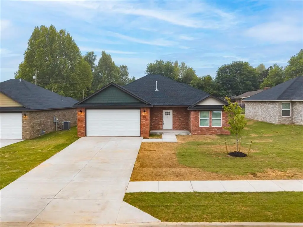 212 E Abbot Lane, Mustang, OK 73064 - #1
