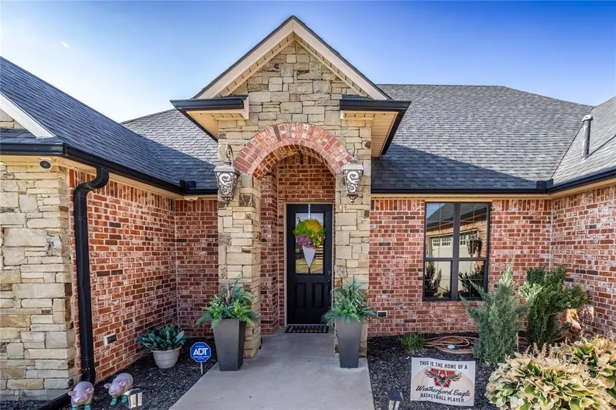 2200 Stratta Drive, Weatherford, OK 73096 - #2