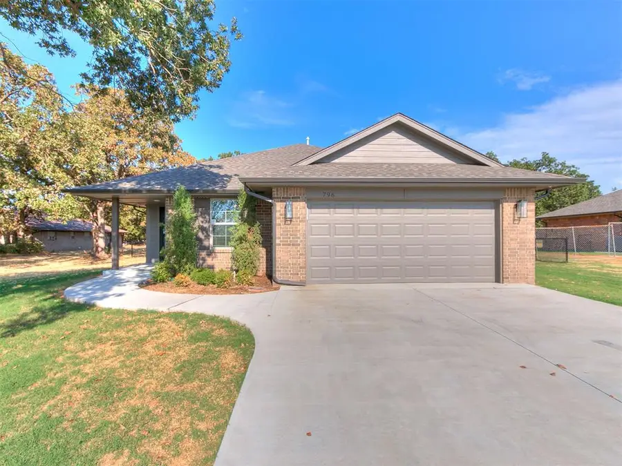 796 Harrison Street, Harrah, OK 73045 - #2