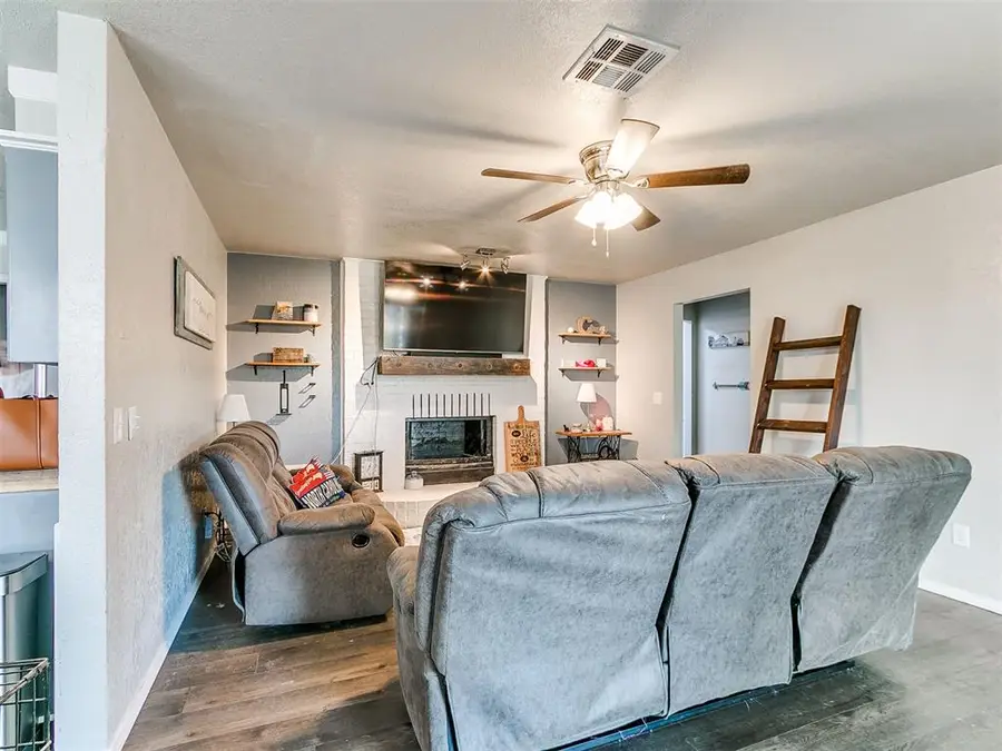 392 Echo Lane, Harrah, OK 73045 - #2
