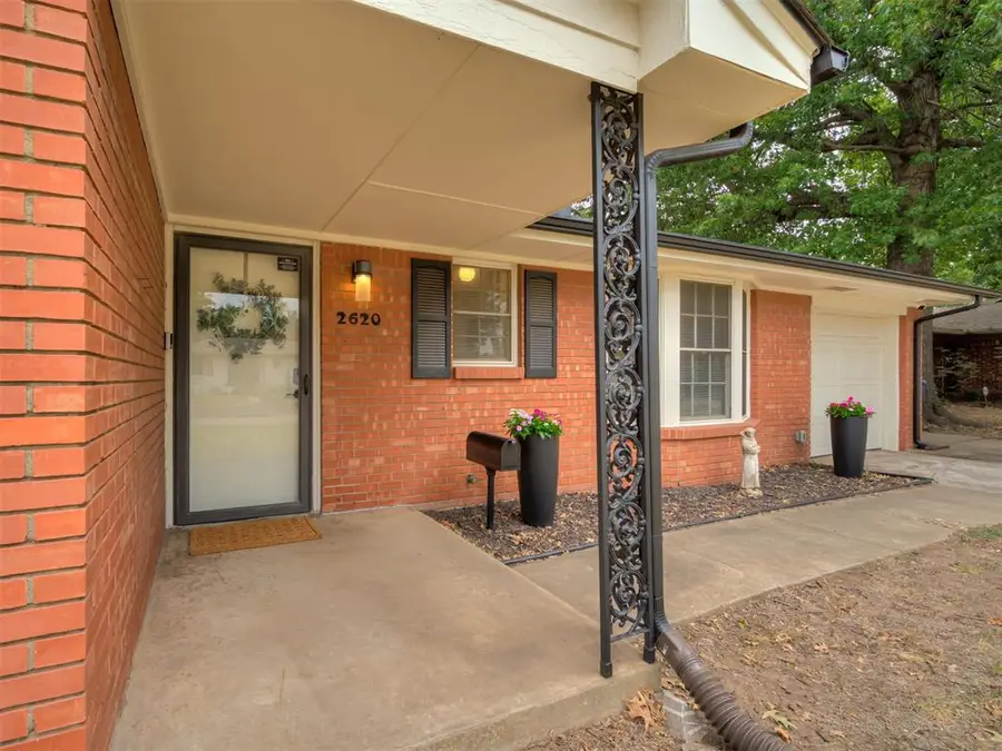 2620 Abbey Road, Oklahoma City, OK 73120 - #2