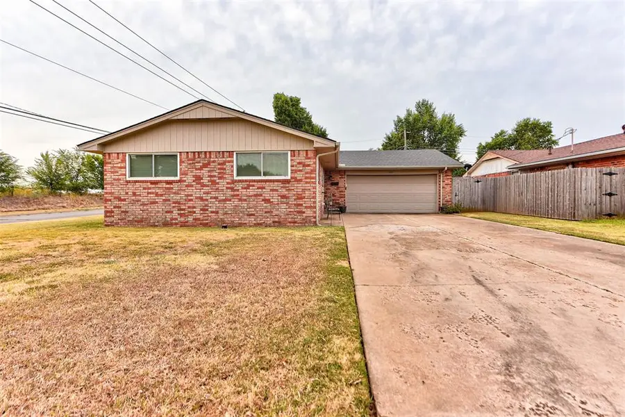 201 Holbrook Drive, El Reno, OK 73036 - #3