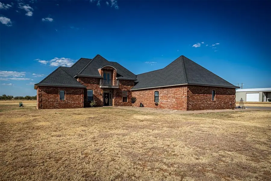 203 Soleil Drive, Walters, OK 73527 - #2