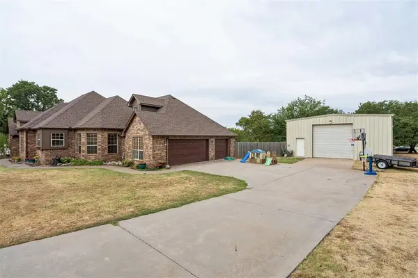 825 Liveoak Lane, Blanchard, OK 73010