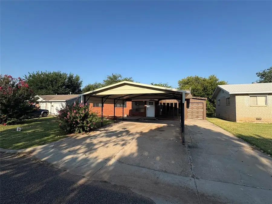 2605 Queensbury Road, Moore, OK 73160 - #2