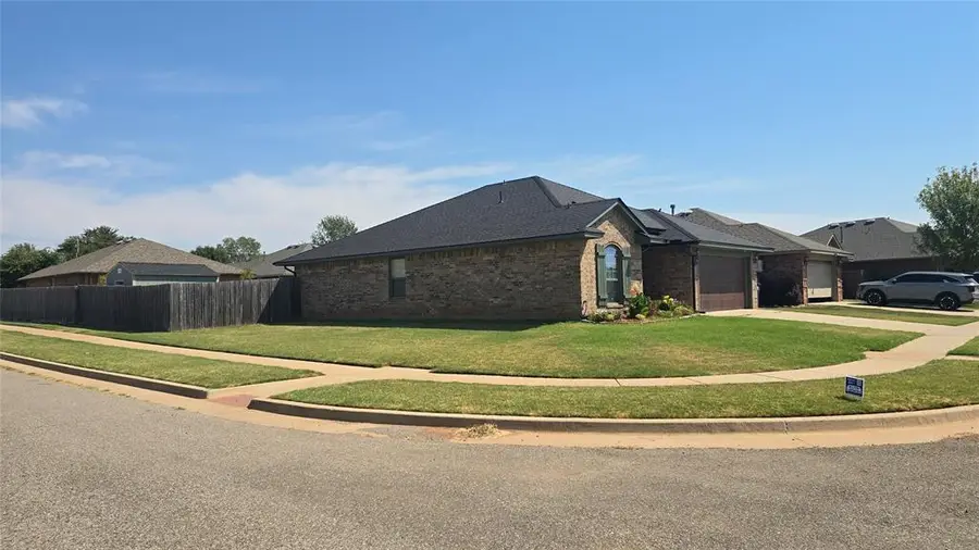 11809 SW 9th Street, Yukon, OK 73099 - #2