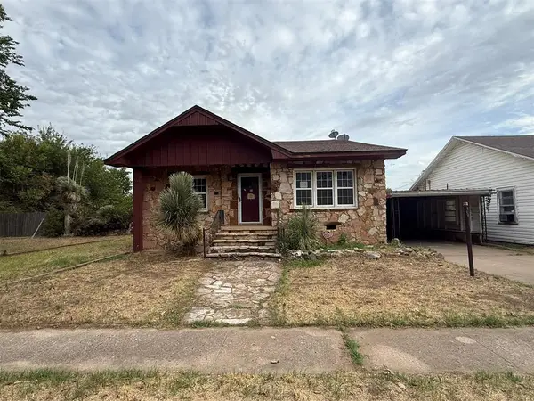 206 W 1st Street, Watonga, OK 73772