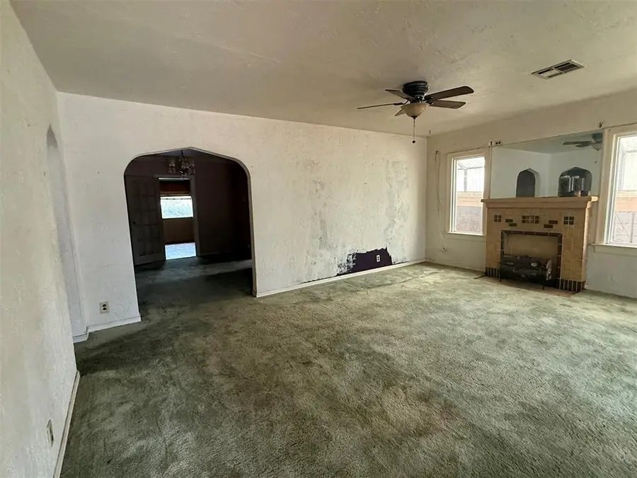 206 W 1st Street, Watonga, OK 73772 - #2