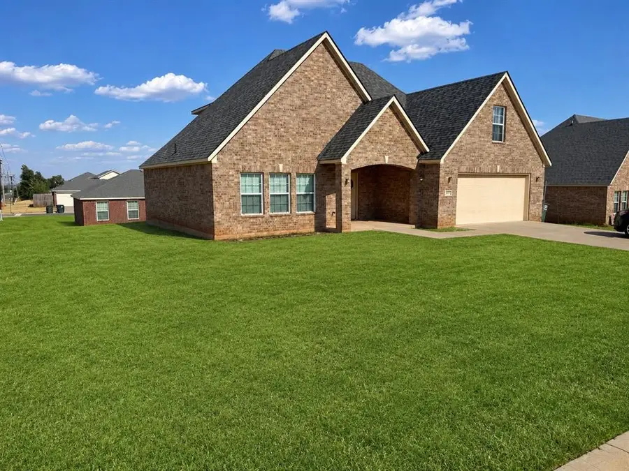 1801 Del Rio, Clinton, OK 73601 - #2