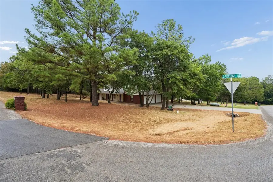 2117 E Oakridge Drive, Norman, OK 73026 - #3