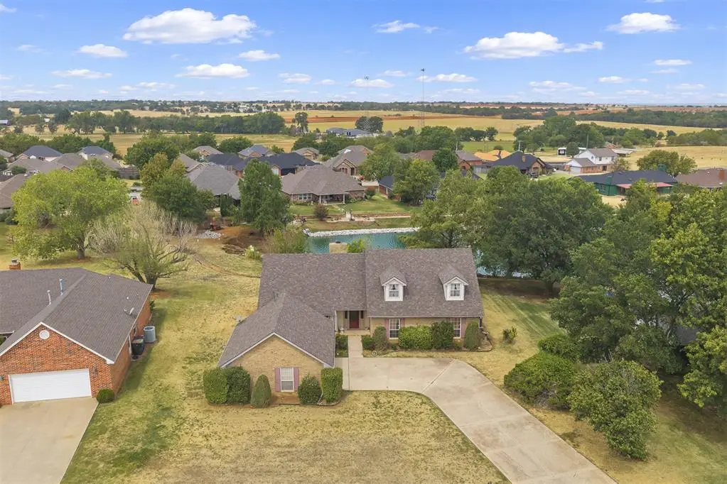 2202 Lakewood Drive, Chickasha, OK 73018 - #1